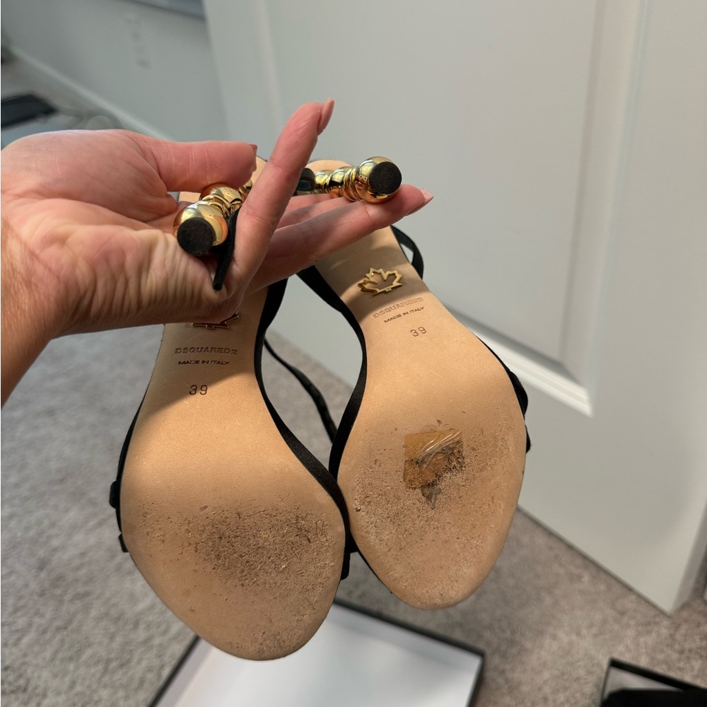 DSQUARED2 Black Heels with Gold Details - Picture 3 of 4